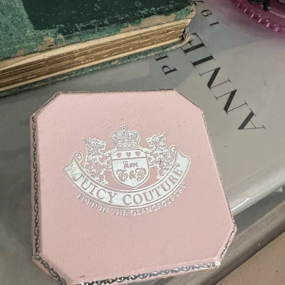 Vintage 80’s Juicy Couture Crown Charm in Original Box. - Picture 6 of 7